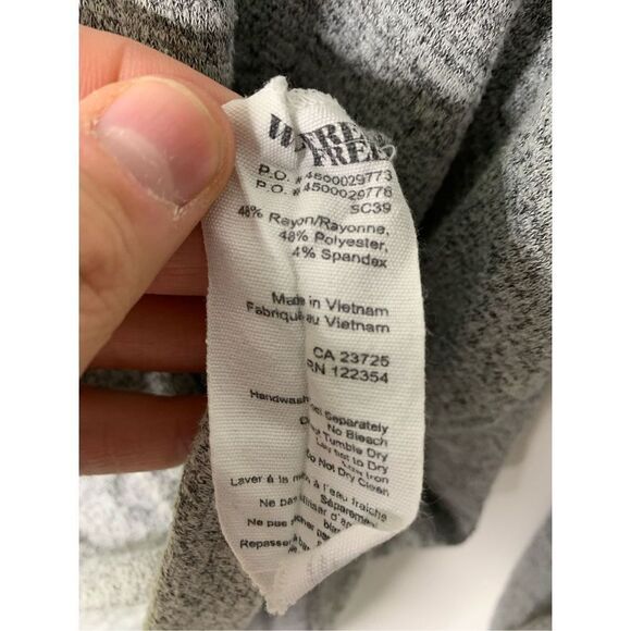 ARITZIA Wilfred Free v neck sweater pullover gray women’s size large - Picture 4 of 4